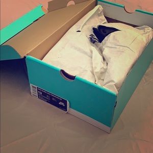 Nike SB Black skull/tag pattern